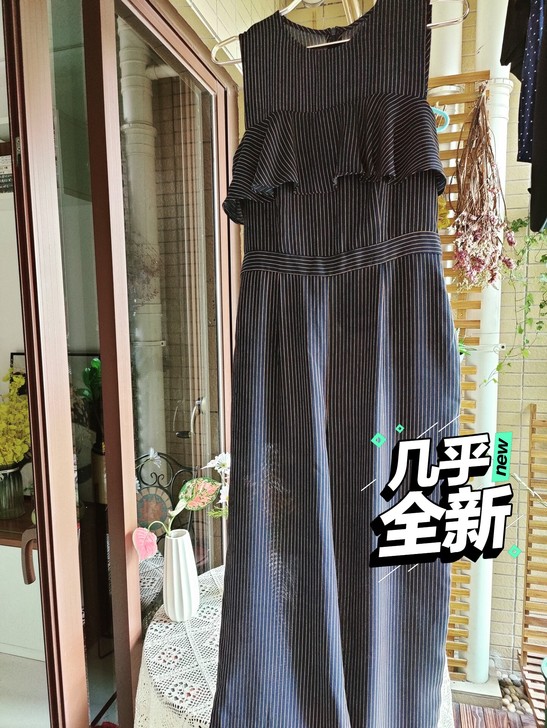 又A又飒的荷叶边连体裤，气场一米八