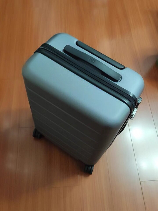 20寸小米旅行箱,吊牌都在,奖品用不上