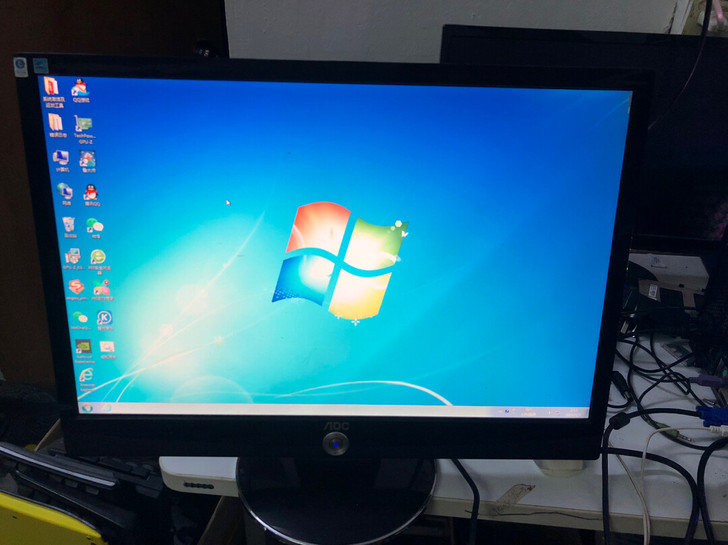 aoc22寸显示屏,型号2217v,特价出...