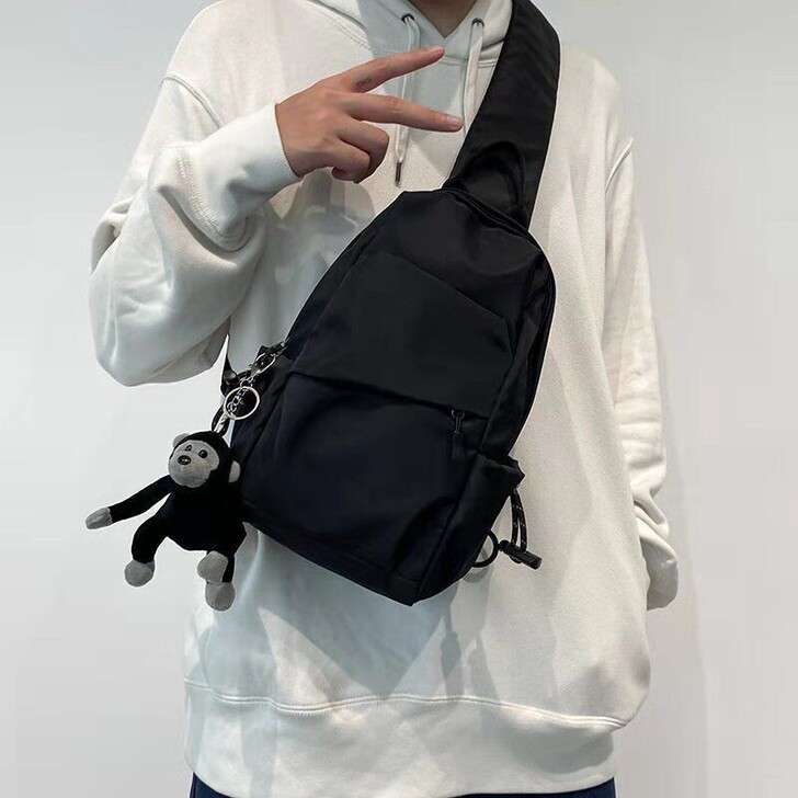 胸包男ins潮牌百搭斜挎包多功能运动背包男...