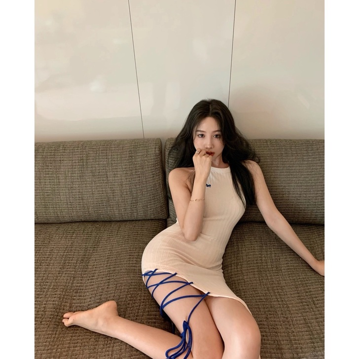 吊带裙女夏季性感挂脖包臀裙不规则绑带辣妹裙...