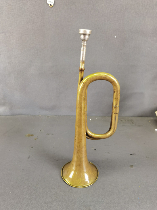 七八十年代纯铜小号。能正常使用。