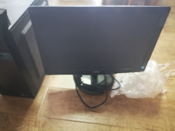 公司更新换代,出主机+显示器一套,可同城自...