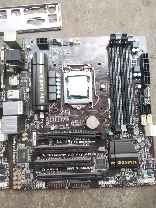 i5 4690 Cpu 技嘉B85主板两件...