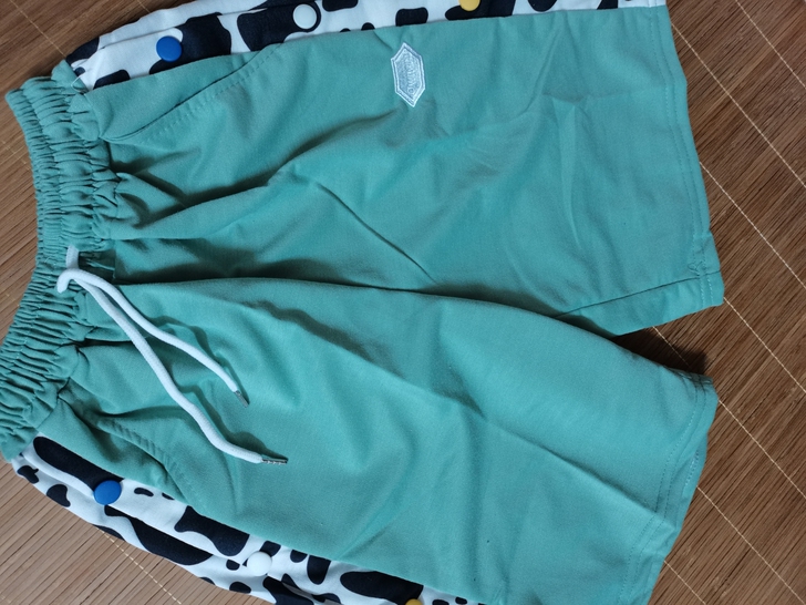 全新 全新夏季短裤，M码，不知道什么牌子