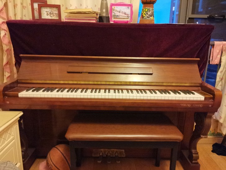 出售二手英昌钢琴，娃上高年级了，没有时间弹...