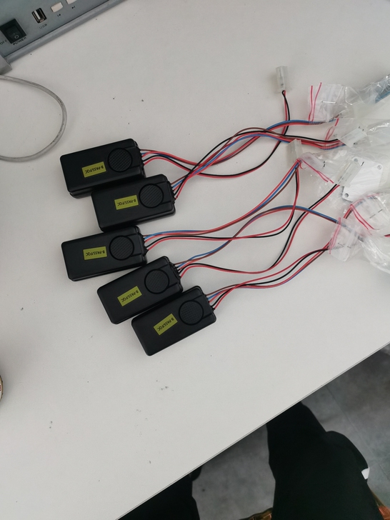 哈啰智能芯，高端GPS定位防盗器！普通电动...