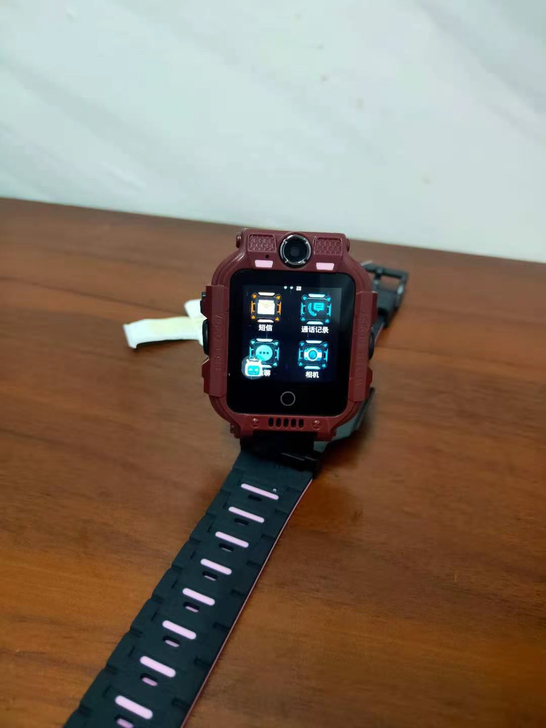 清仓正品小天才儿童电话手表全网通4G儿童手...