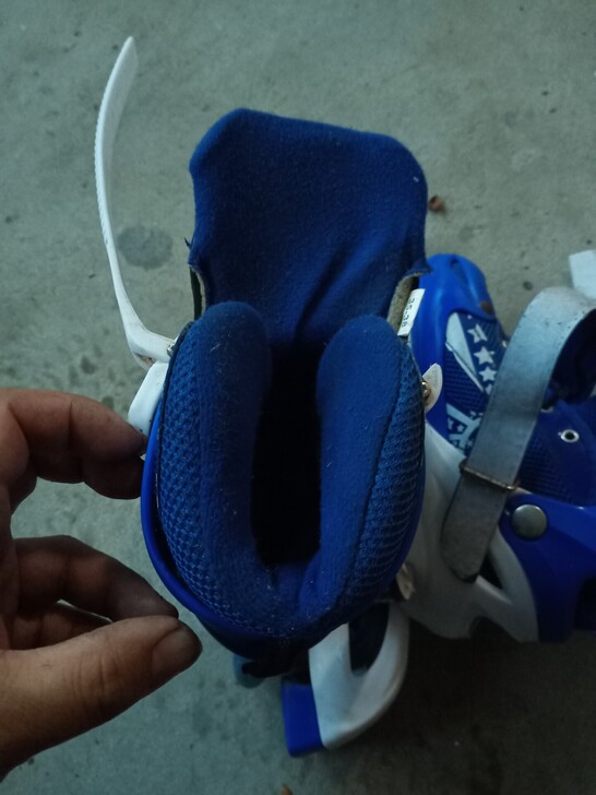 儿童溜冰鞋36吗成色如图拿回去要自己清理在...