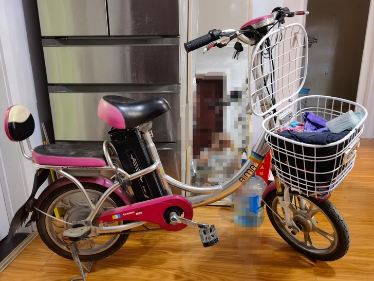 爱玛电动车 型号是tdr276z。16年专...