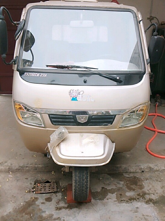 宗申龙三轮摩托车