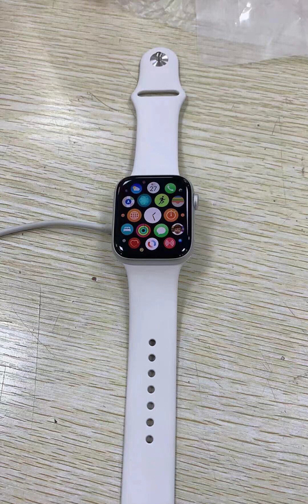 朋友送的苹果watch6使用很流畅