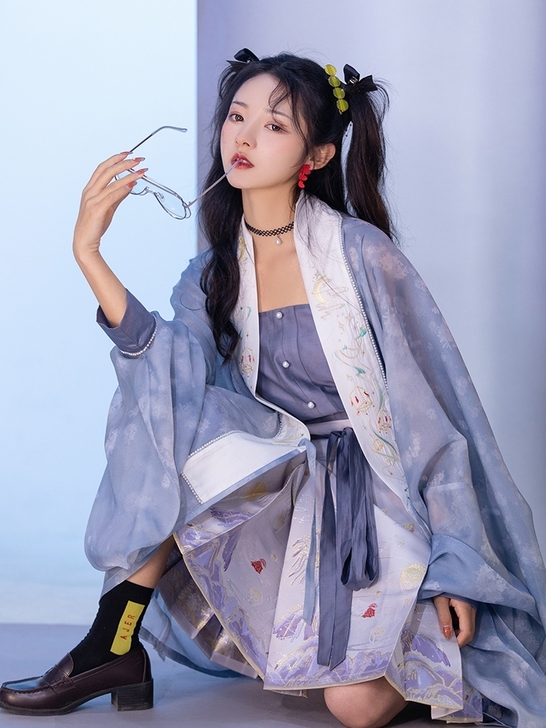 重回汉唐天在水汉服代拍