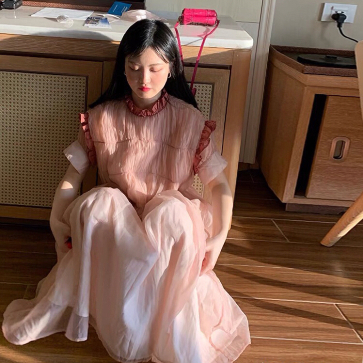 吸吸购物中心粉色连衣裙女夏季设计感中长款甜...