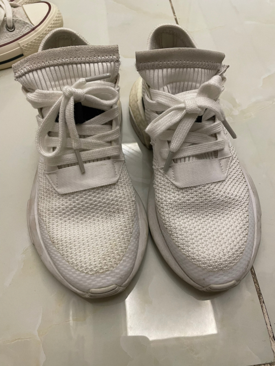 女鞋阿迪达斯36码新旧如图不退换商店入手1...