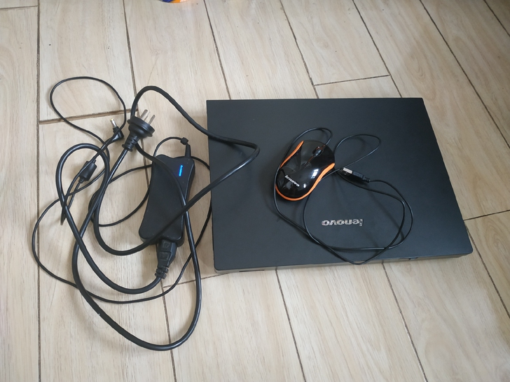 以前自己买的正版联想电脑，不想要了低价处理。