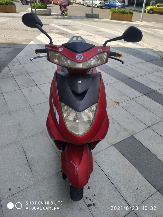 迅鹰款125踏板车，，，