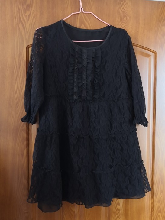 夏季蕾丝短袖衫，很显瘦，很显身材，带收腰设...