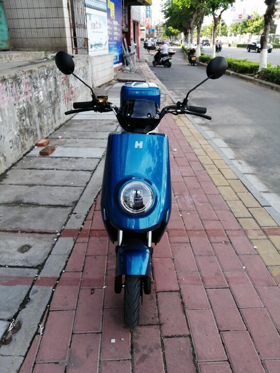 哈啰电单车续航70公里，不要驾驶证就可以骑...