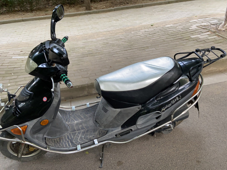 海王星踏板摩托车 摩托车 燃油助力车