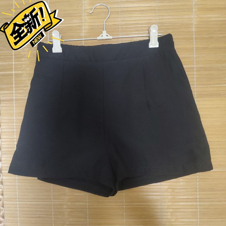 全新 黑色西装短裤，休闲日常通勤百搭