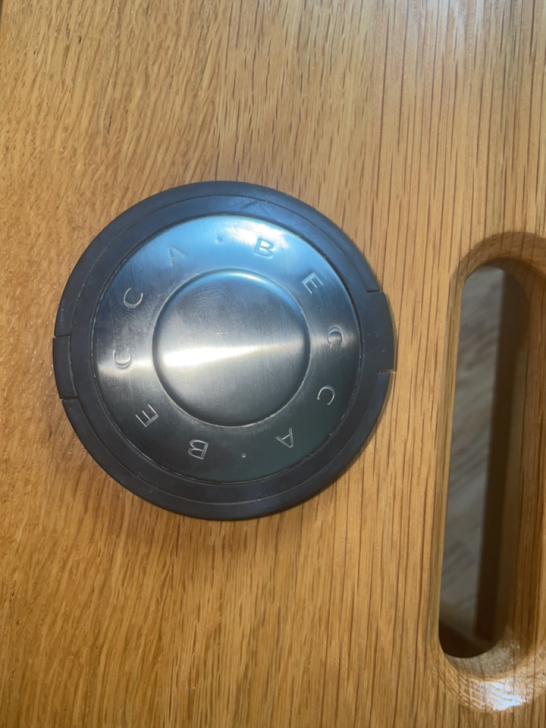 becca高光champagn pop香槟...