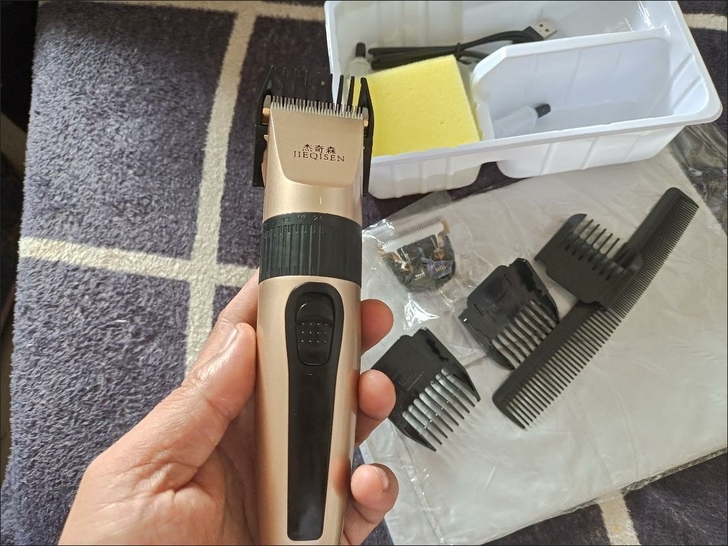 全新清仓处理充电式静音理发器电推剪剃头刀电...