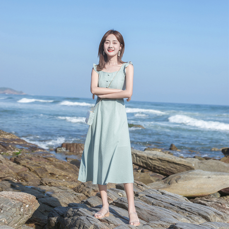 浅绿色连衣长裙 绿白条纹