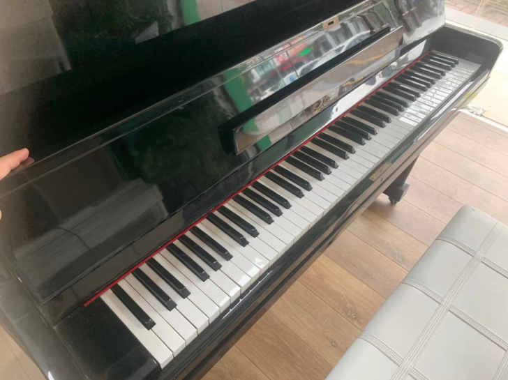 两台钢琴低价出 欢迎琴行和教育机构收！可以...