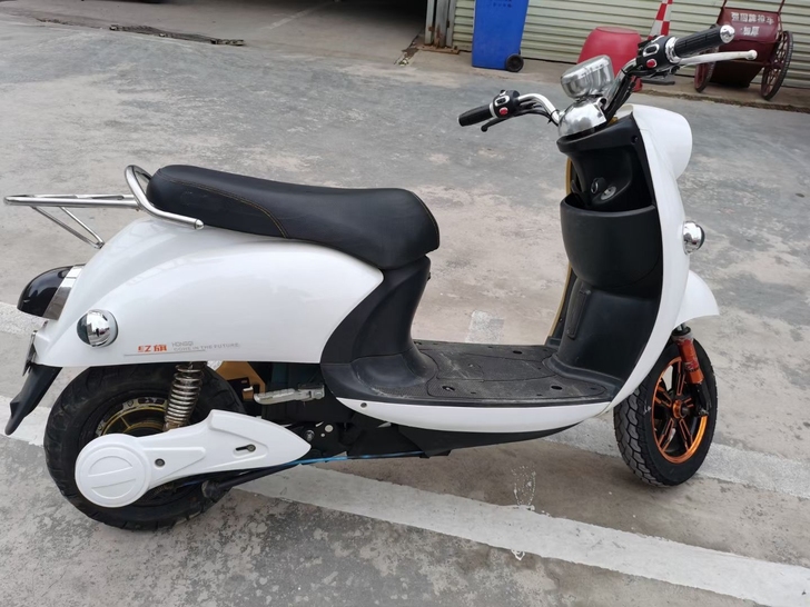 电动车九成新,精品二手电动车,爱绿源二手电...