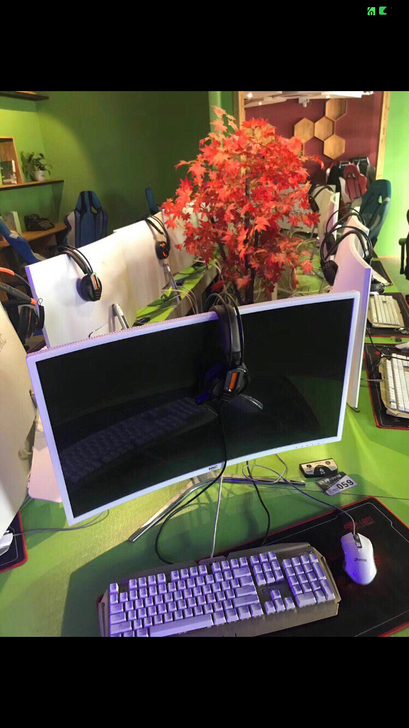 网吧关闭所有电脑,显示器亏本清仓,