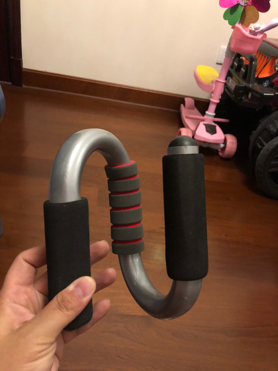健身，俯卧撑支架。哈西附近