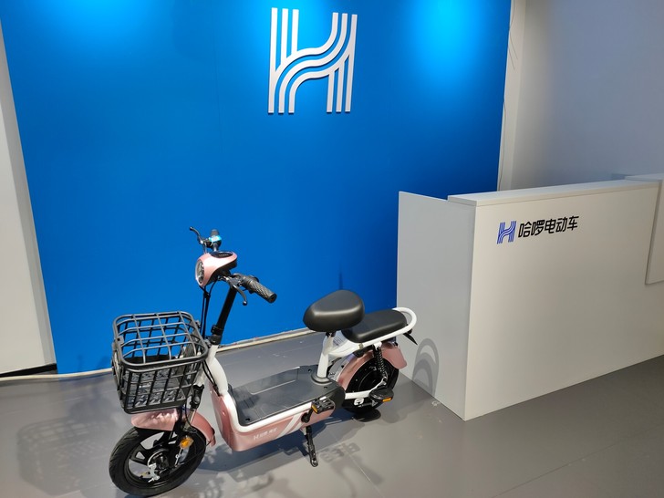 全新哈啰智能电动车H1，超软坐垫，不用钥匙...