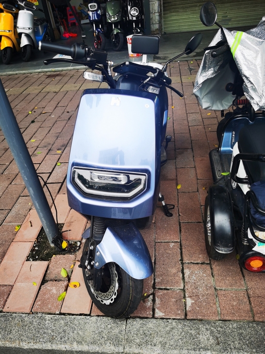 哈啰电动车 星脉3499 60V 20安 ...