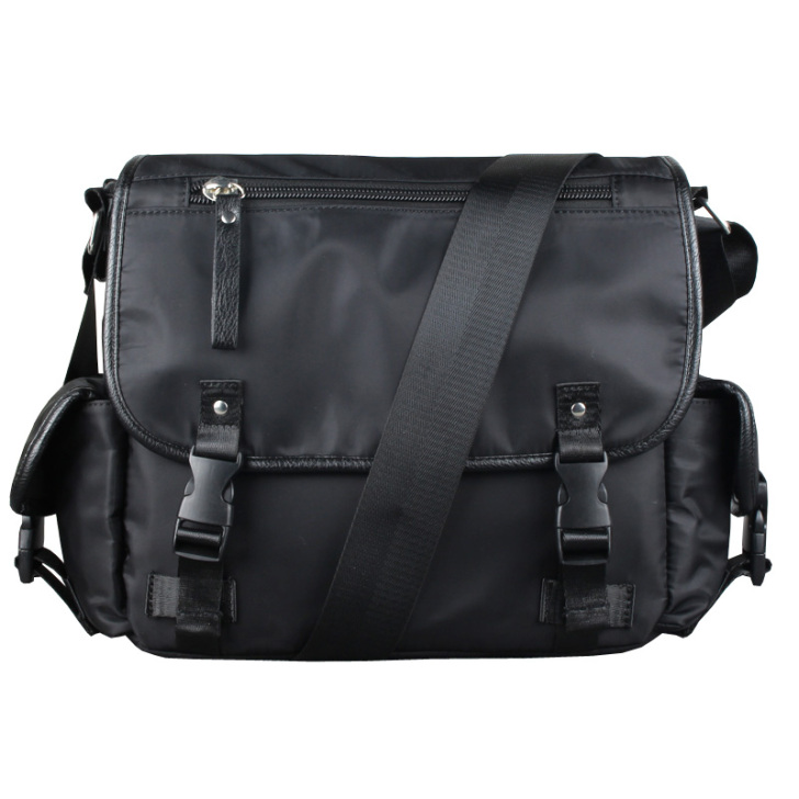 闲着很新的单肩包，出差旅行包，买了只用了几...