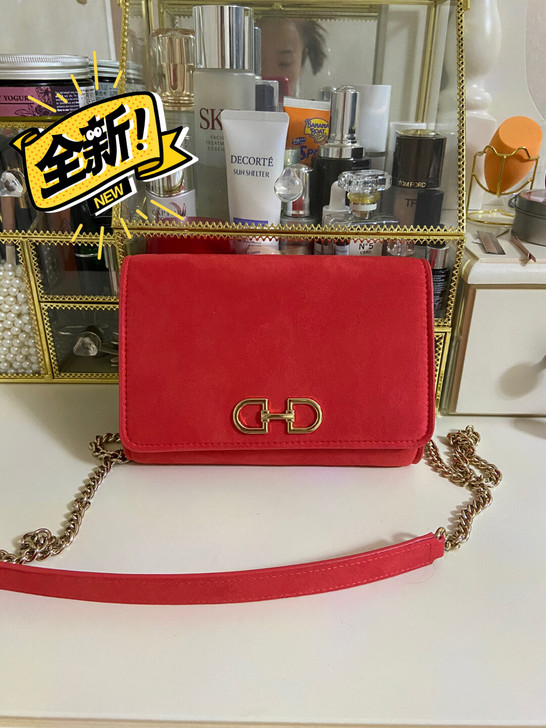 【全新闲置转卖】H##amp；amp；M红...