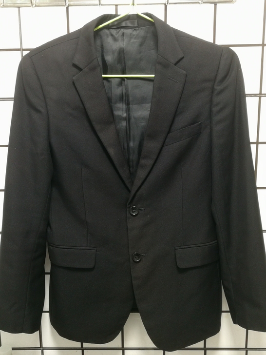 贵族皇果世家西装，M号黑色，春秋款。适合高...