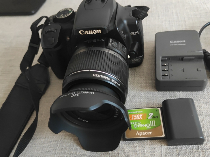 佳能400d相机一套，镜头是二代镜头带防抖...