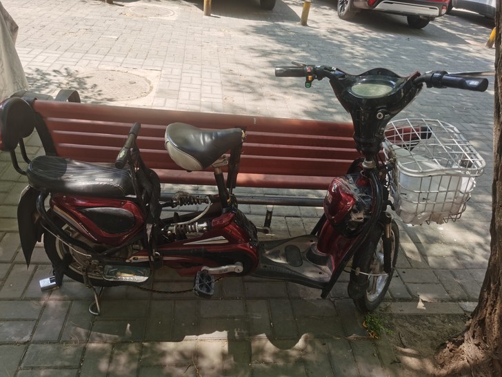 绿源电动车，6-7成新，铅酸电池，电池40...