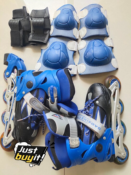 高鑫闪光滚轴轮滑鞋 可调尺码单排旱冰鞋