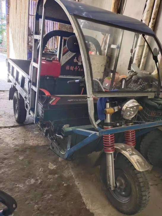 出售电动三轮车转让  电油混合1.8*1....