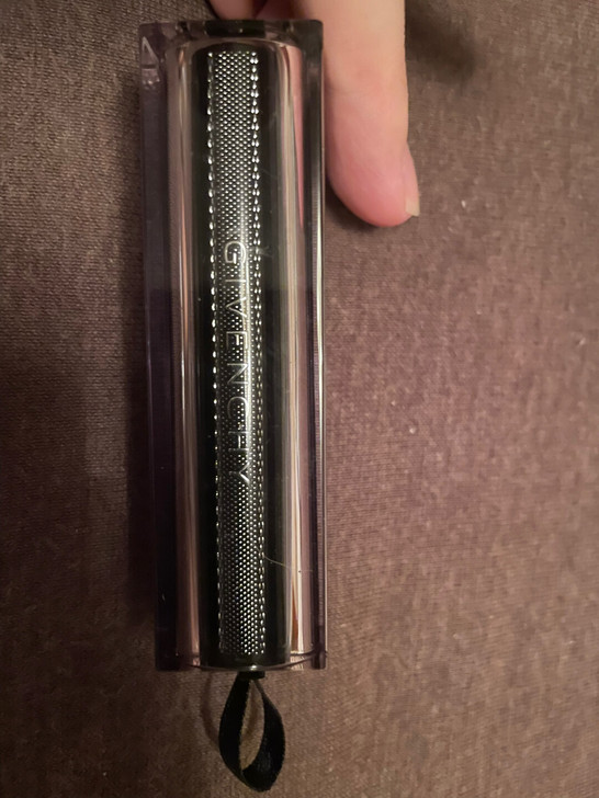 纪梵希11号色，超级滋润的质地，余量见图三...