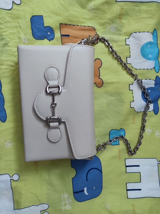 女士包包，背过一次，还很新，单肩，腋下，斜...