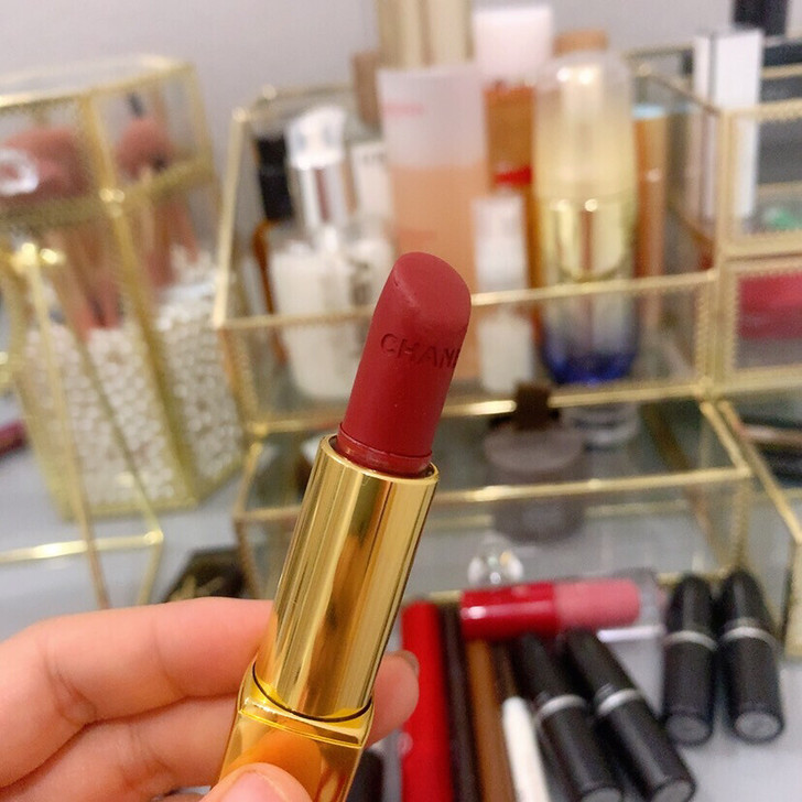 香奈儿58号口红，哑光，用了能有3分之一的...