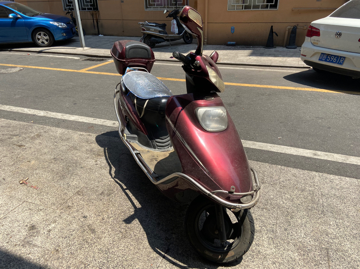 电动车非绿源电动车雅迪电动车爱玛电动车