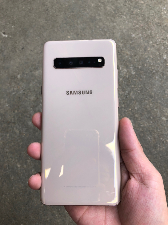 三星s105g版本，，外观如图，侧边有小磕...