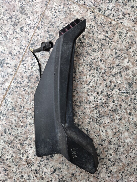 极飞19款P20右4G天线