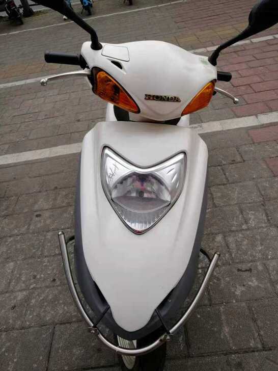 五羊本田踏板摩托车1800脱审了.也不要问...