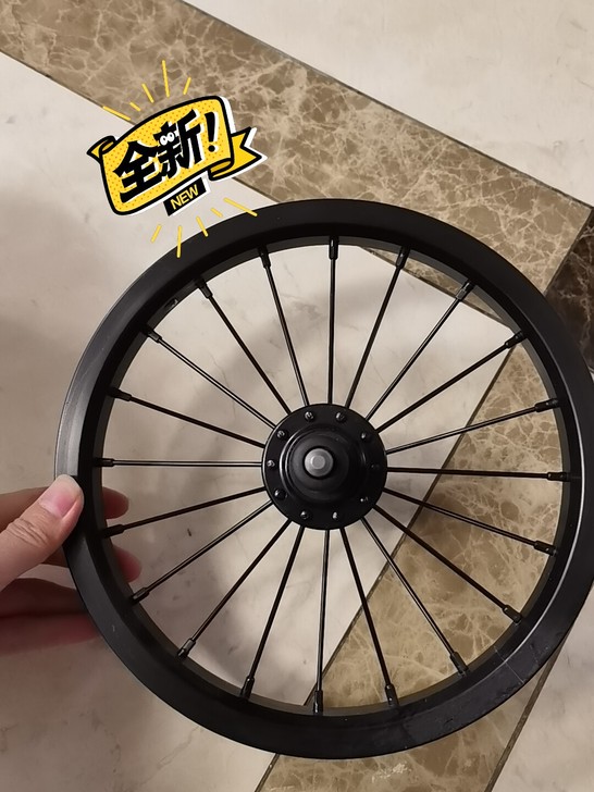 可酷娃平衡车原装轮毂，新车买回就换了个彩色...