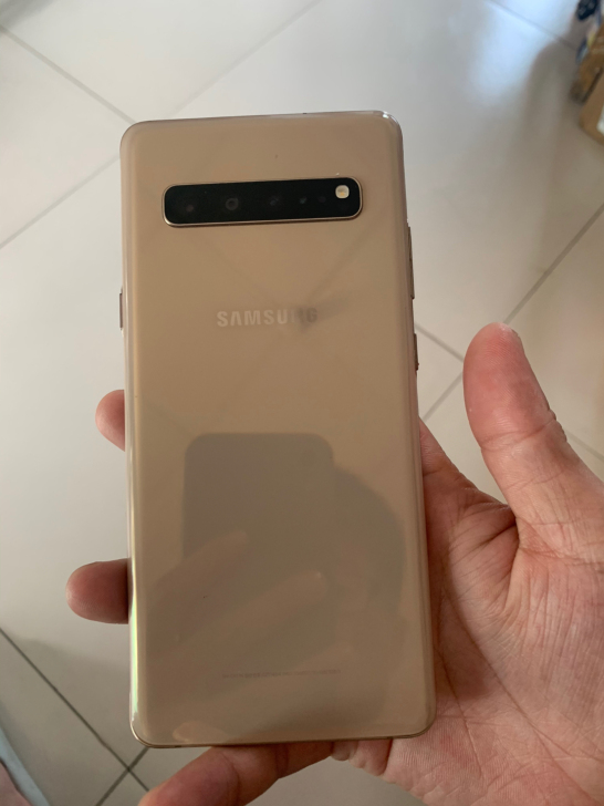 三星s105G版本，8+256g大内存。外...